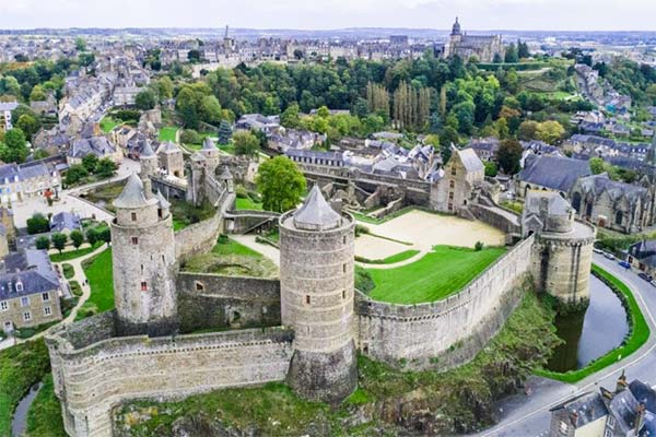 chateau-Fougeres